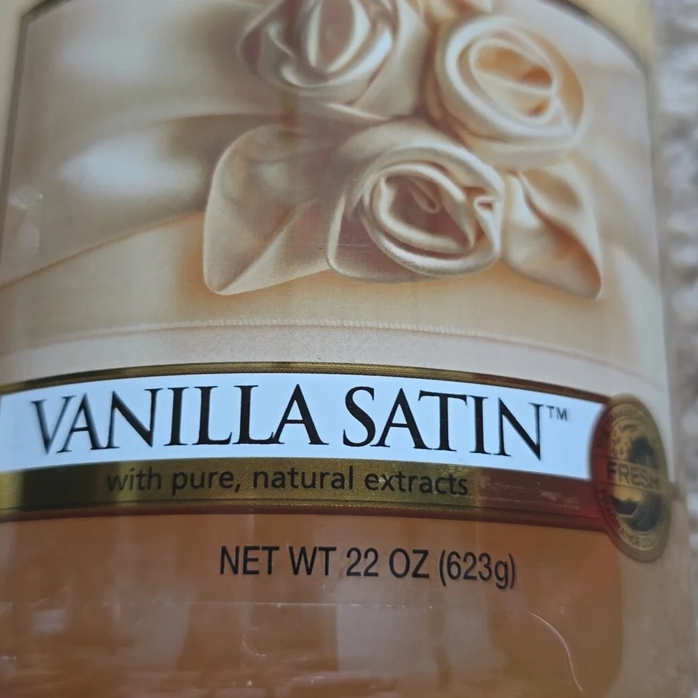 New Rare‎ Yankee Candle White Label Vanilla Satin 22 OZ JAR